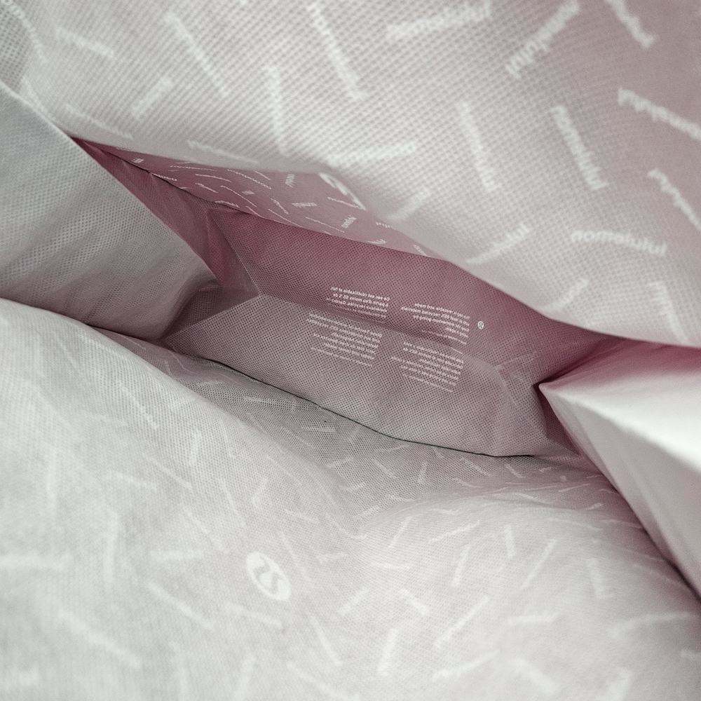 Lululemon Reusable Shopping Bag Red Logos All‎ Over Print Tote Lunch - Picture 4 of 4